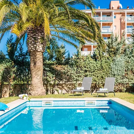 Elegant With Garden Holiday home