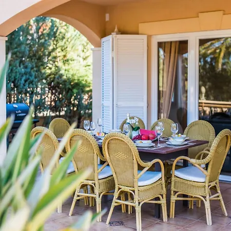 Holiday home Elegant With Garden *