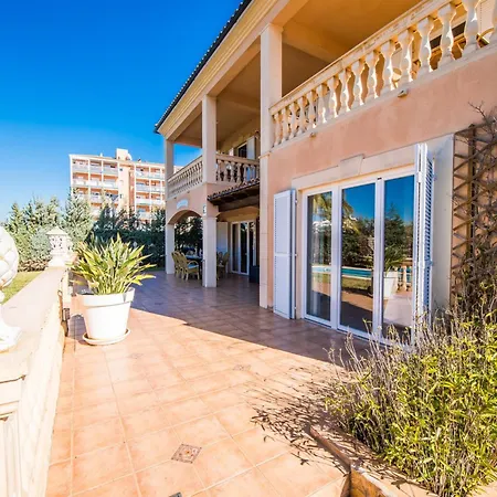 Holiday home Elegant With Garden *